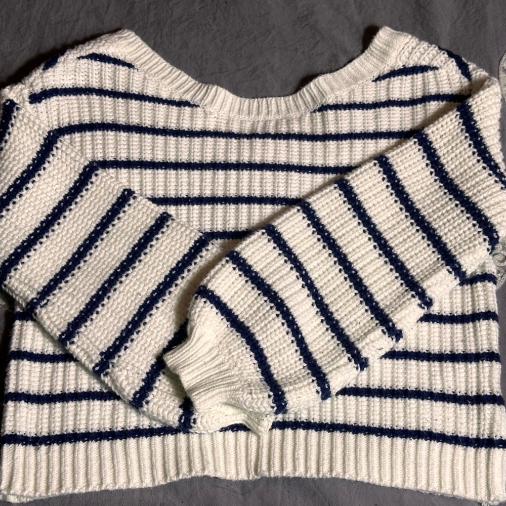 Girls Sweater - Picture 2 of 3